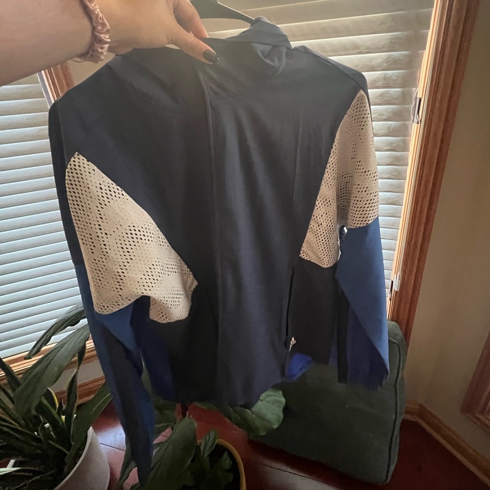 Adidas women’s windbreaker